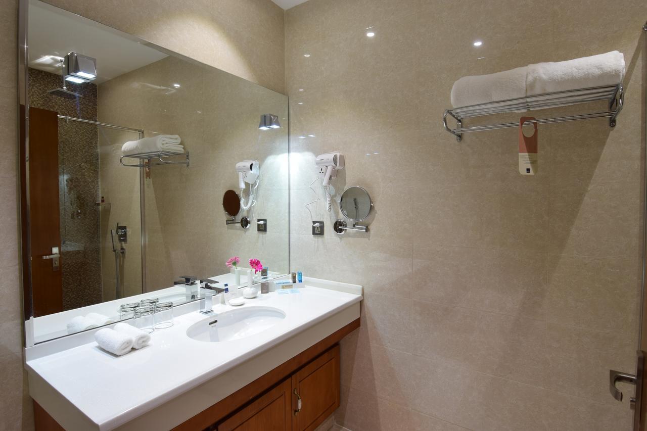 Novotel Suites Riyadh Centre Екстер'єр фото